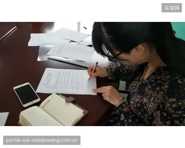 当板式网球场供应商承诺“十年质保”，这份承诺是否涵盖了未经有限元分析的桩基设计缺陷？